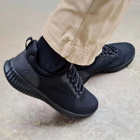 Skechers Men’s Relaxed Fit Cessnock Slip Resistant Work Shoes Black Size 8 (New) - Picture 4 of 16